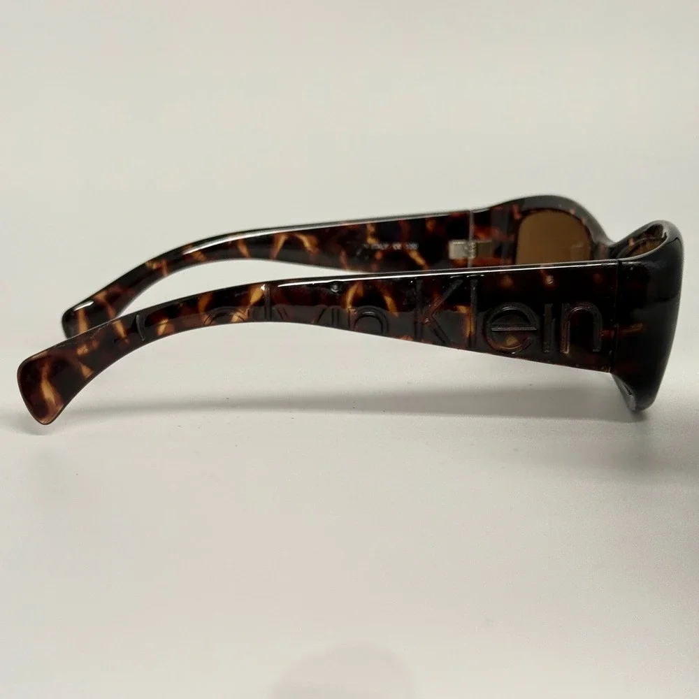 Calvin Klein Womens Tortoise Shell Rectangle Sunglasses‎ Brown Lens Italy 702S